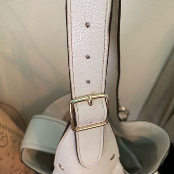 👜⭐️💯Authentic Coach Leather White shoulder bag⭐️ - Picture 4 of 10